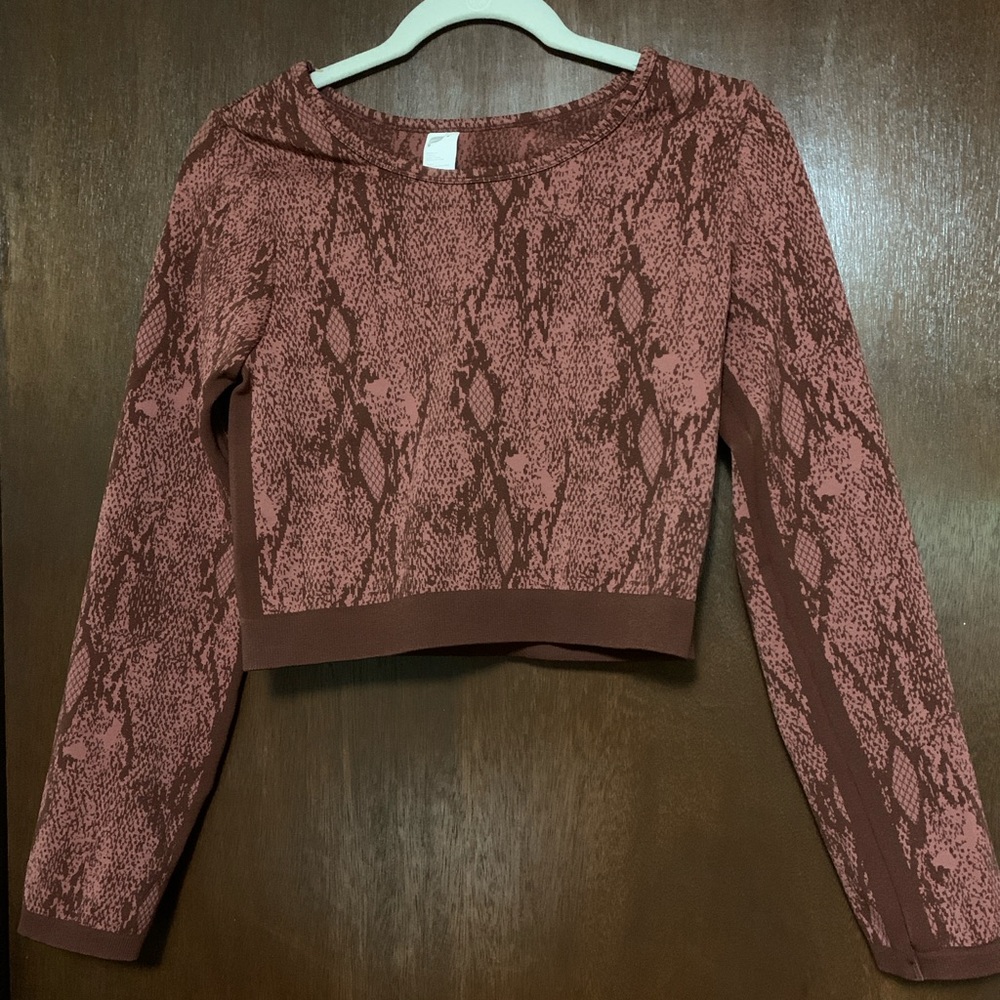 Size XL burgundy cropped long sleeve top. Fabletics